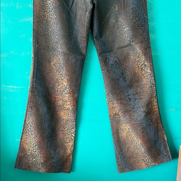 Vintage Women's Flare Jeans - Brown and Gold - Picture 8 of 9